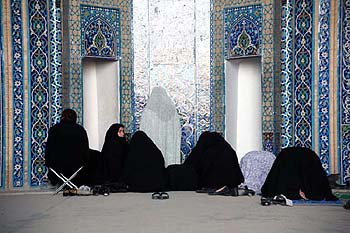 جلسه قرآن زنانه